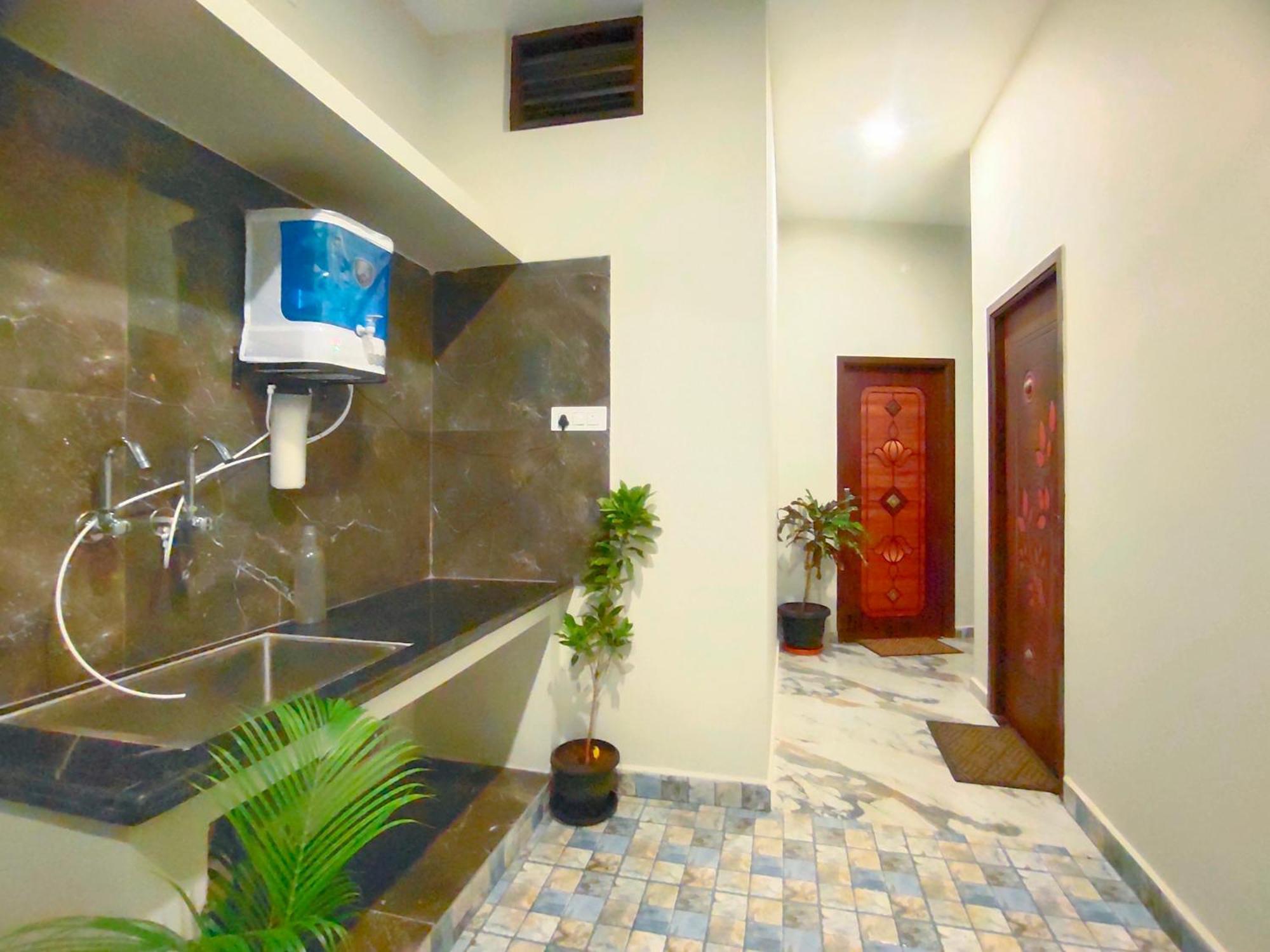 Pv Inn Пондичерри Экстерьер фото